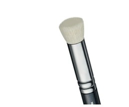 ZOEVA 140, Luxe Petit Buffer Brush, Goat Hair/Synthetic Fibre Blend, New... - $24.86
