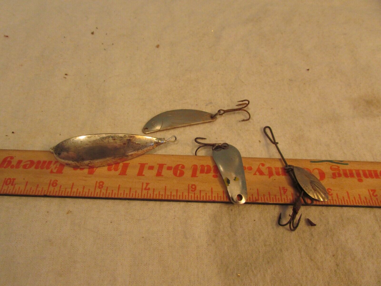 VINTAGE LOT OF 4 Fishing Lures SILVER MINNOWS JOHNSONS -CLAYTON