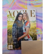 Vogue Magazine October 2025 Issue | Kendall Jenner & Gigi Hadid Cover - €4,31 EUR Vogue Magazine October 2025 Issue | Kendall Jenner & Gigi Hadid Cover - €4,31 EUR