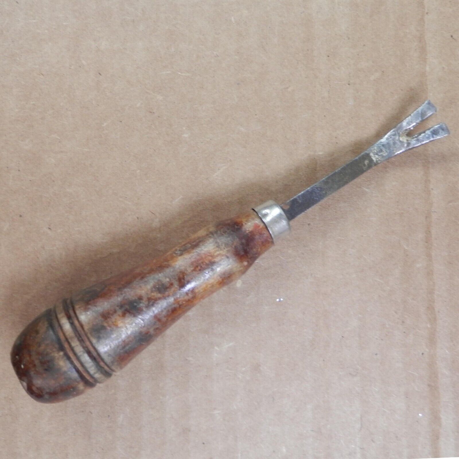 VTG Antique Nail Tack Puller Tool Wood Handle 7&quot; Primitive - $4.99