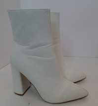 Pretty Little Thing &quot;Meadow&quot; White Patterned 4&quot; Heeled  Ankle Zip Boots Sz 9 - £27.69 GBP