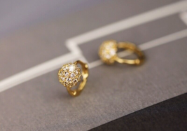 14ct Solid Gold Cluster Flower Huggie Hoops Earrings 14K Au585, sparkle, luxury - £128.57 GBP