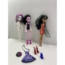 Lot  Monster High Draculara Doll Mattel Vampire Molded Shoes 2015 - $19.79