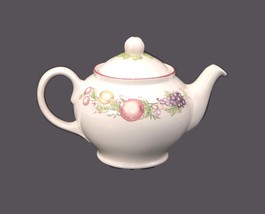 Boots Pottery Orchard four-cup teapot made in England. - £50.68 GBP