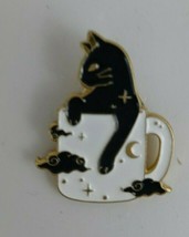 New Black Cat In Cup Enamel Hat Lapel Pin - £4.99 GBP