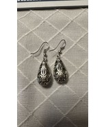 Etched Silver Tear Drop Dangle Earrings. - $124.80 MXN
