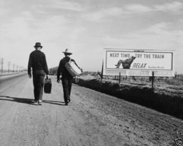 New 8x10 Photo - Man and boy walking on a desert road toward Los Angeles 1937 - £7.04 GBP