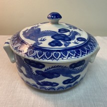 VTG Chinoiserie Blue White Dragons Covered Handled Casserole Dish Hearts Rim - £19.77 GBP