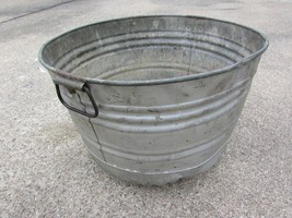 Vintage Bushel Basket Large Wash Tub Galvanized Metal Primitive Farm Pla... - $72.00