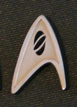Star Trek New Movie Science Chevron Best Buy Limited Metal Pin NEW UNUSED - £9.29 GBP