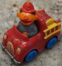 Vintage 1981 Hasbro Muppets Sesame Street Ernie in Fire Truck Die Cast Car - £5.43 GBP