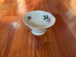 Vintage 1970’s Pickard China Holly Round Bowl - £43.95 GBP