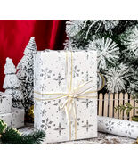 Silver Metallic Snowflakes on White, Christmas wrapping paper, short roll - €18,89 EUR