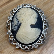 Vintage Silver Tone Cameo Brooch Pin Pinback Fashion Jewelry KG - £19.49 GBP