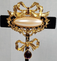Vintage Avon Couture Bow Purple Crystal Pearl Gold tone Brooch - $27.30