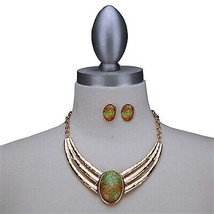 Fiery Green Colored Stone Necklace Set - £20.56 GBP