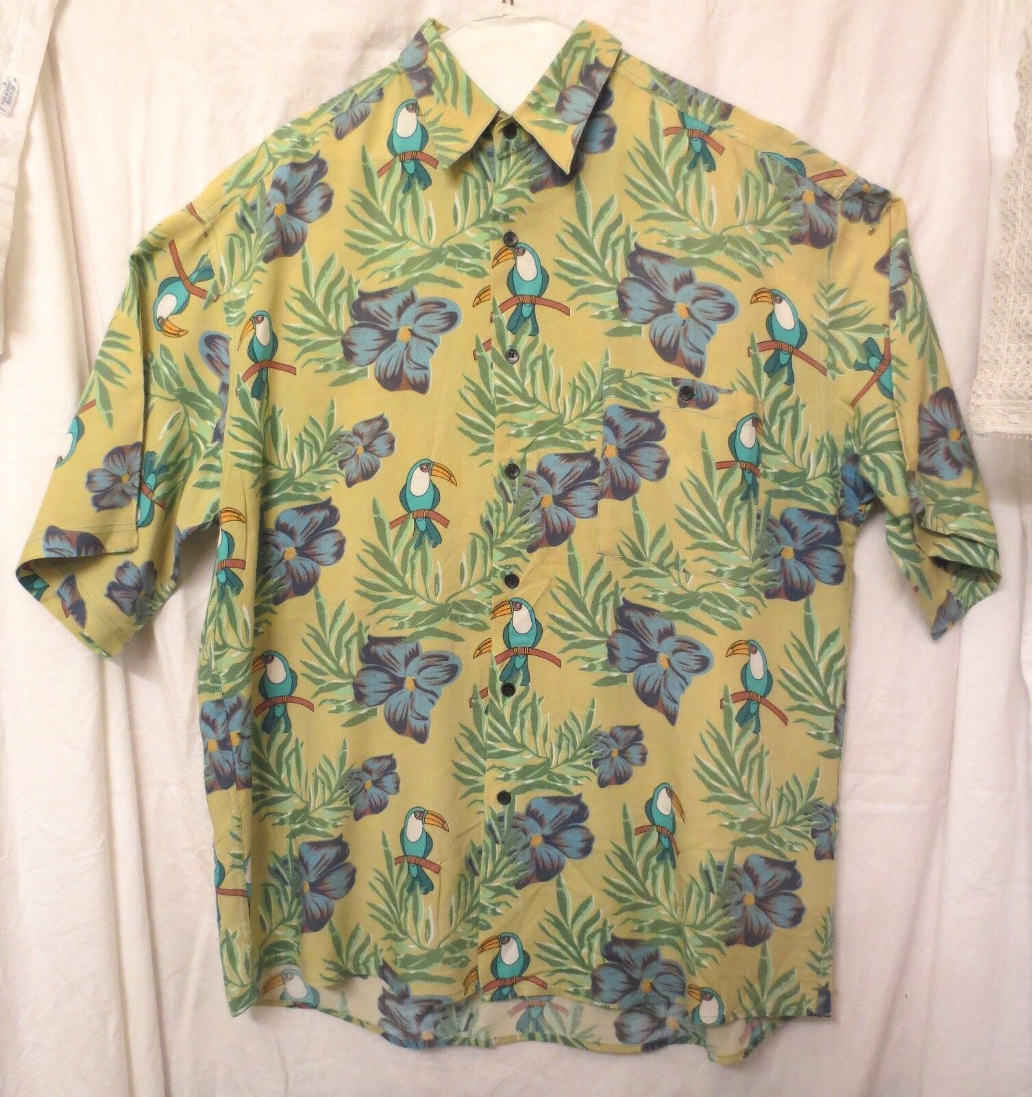 Primary image for Vtg Mens BRUNO Italy Hawaiian Toucan Bird Hibiscus Rayon Shirt Sz L