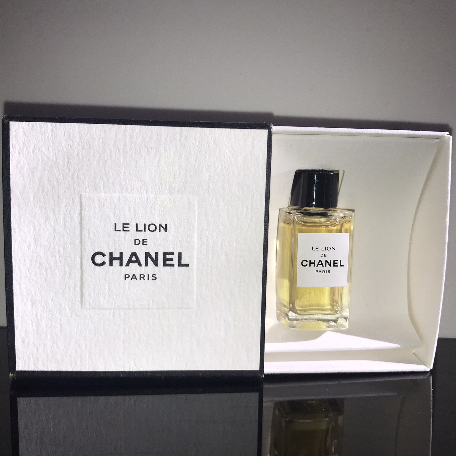 Les Exclusifs de Chanel - Le Lion - Eau de Parfum - 4 ml - very hard to find!! - $69.00