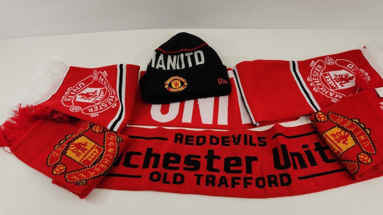 Primary image for Manchester United Scarf Beanie Lot New Era Red Devils Football Soccer Fan Gear