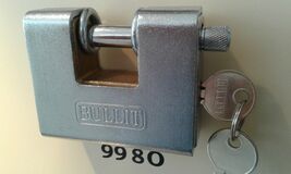 IBFM 9980 (Italy) High Security Heavy Duty Armoured Padlock-
show origin... - $51.00