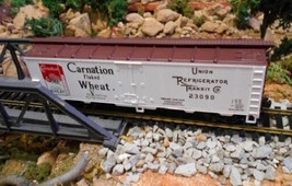 HO Scale: Walthers Trainline Carnation Wheat Box Car #23090, Railroad Train - £15.14 GBP