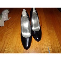 Nine West leather pumps with 3 1/2 inch heel New No Box 7M - $20.46
