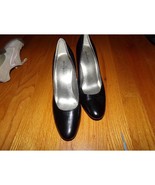 Nine West leather pumps with 3 1/2 inch heel New No Box 7M - $28.07 CAD