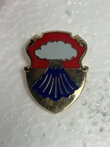US ARMY 67th Armor Tank Unit Crest Pin Hat Coat Medal Tanker Volcano  - £19.78 GBP