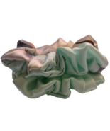 L.Green  Mulberry Silk Scrunchie Floral Ponytail Holder Women Set of 2 1... - $337.76 MXN