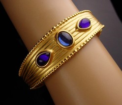 Vintage couture Bracelet - modernist blue purple cabochon bangle -  brushed gold - £76.17 GBP