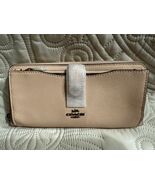 Coach Women's Leather Wallet New - $113.84