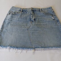Old Navy RN#54023 Women's Blue Cotton Blend Frayed Bottom Denim Skirt Size 14 image 11
