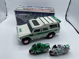 Vintage Hess Truck 2004 Toy SUV with 2 Motorcycles in Box 40th Anniversary Car - £7.44 GBP