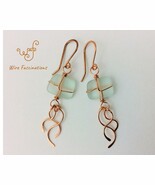 Handmade sea glass earrings copper twist wrapped with streamer dangles - €26,53 EUR