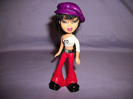  McDonald&#39;s 2003 Bratz Doll Toy Figurine With Purple Hat 4 3/4&quot; - £1.43 GBP