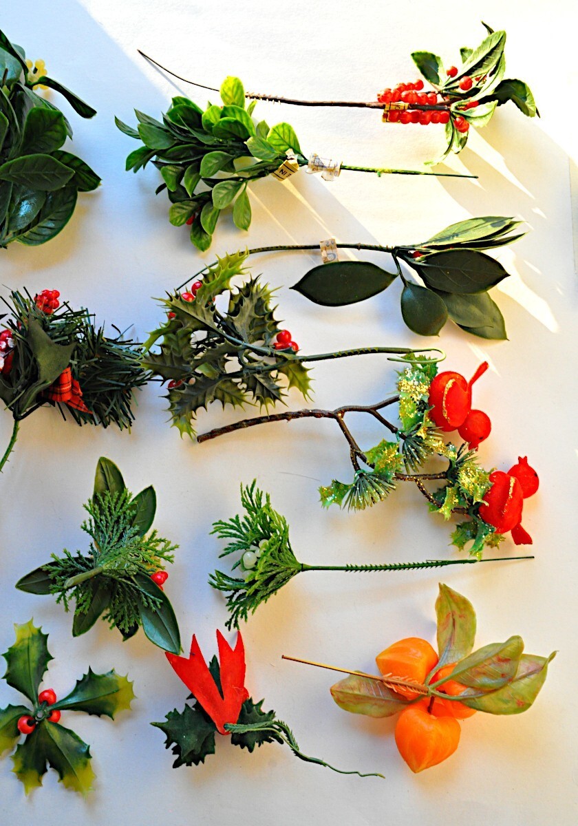 Lot Xmas Floral Picks Plastic Doves Holly Mistletoe Birds Poinsettia VTG 60s 70s Item image 7