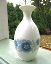 Wedgwood Clementine 5&quot; Flower Bud Vase Bone China Floral Made in England - £7.56 GBP