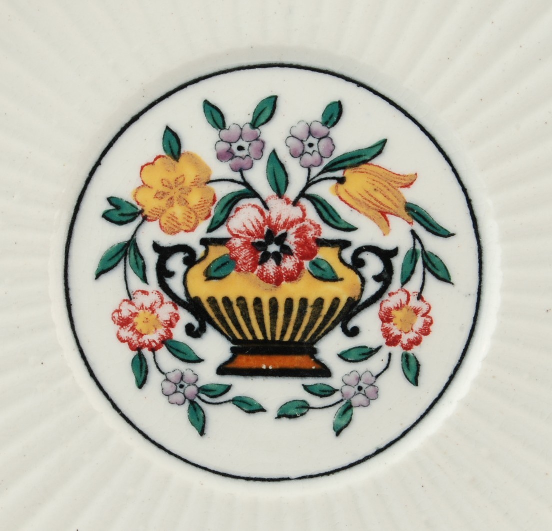 Wedgwood Trentham - Red A6770 4-Pc EDME Cup 2 Saucers + Bread Plate Etruria Item image 10