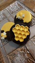 Honey Bee Chocolate Dipped Oreos - £47.18 GBP