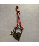 Club Libby Lu Crowned Heart Keyhole Keychain Pendant  - $13.96 CAD