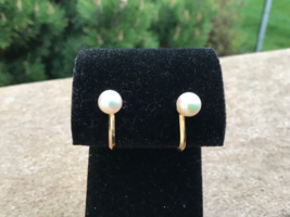 14k Screwback Pearl Earrings 5.5 mm Cultured Pearl Light Pink Color Marked MS585 - £85.79 GBP