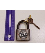 Vintage Yale Junior Padlock Made In USA With Key - £11.67 GBP