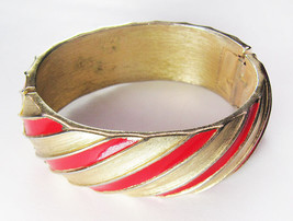 Quality Vintage Crown Trifari Costume Gold And Red Enamel Bracelet - $29.69