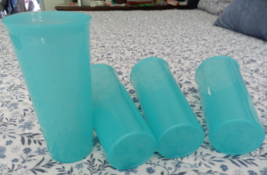 Nice Set 4 Tupperware Turquoise Blue Plastic Cups 12 Oz Tumblers Stackable 6379A - £18.71 GBP