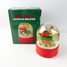Vtg  1981 Garfield Santa&#39;s Helper Musical Snow Globe Box Christmas Red *Video - £31.41 GBP