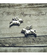 6 Flying Pig Charms Antique Silver Tone When Pigs Fly Fairy Tale Pendants  - £2.35 GBP