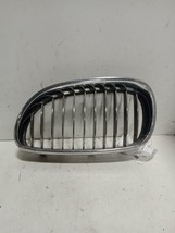 Driver Grille Upper Bumper Mounted Fits 04-07 BMW 525i 714967 - $741.37 MXN