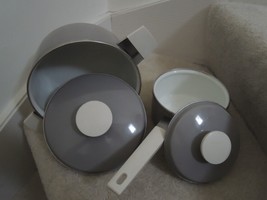 Mikasa Gourmet Colors Cookware 4 Qt + 1-1/2 Qt Enamel Pot + Lids Light Gray Vtg - $35.99