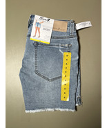 Seven 7 Weekend Short Fray Hem Women’s 8 Tiana - $382.88 MXN