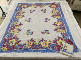 Vintage Tablecloth &amp; Napkins Set White Blue Floral Fabric Cloth Square 5... - £36.67 GBP